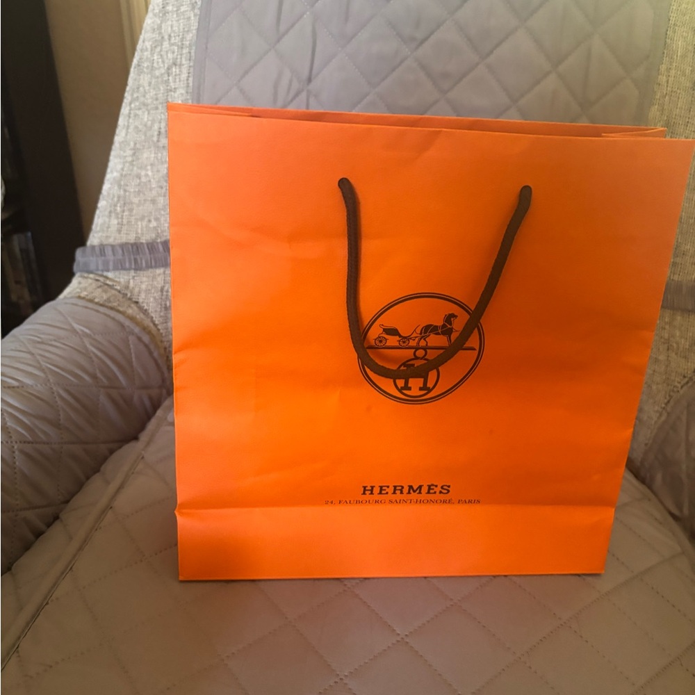 Authentic ❤️Hermes❤️Orange Shopping Bag!
